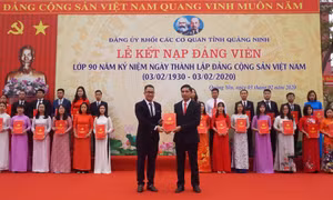 Kết nạp đảng viên "Lớp đảng viên 90 năm" đợt 3