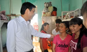 Chủ tịch UBND tỉnh kiểm tra công tác chuẩn bị năm học mới tại Trường PTDT Nội trú tỉnh