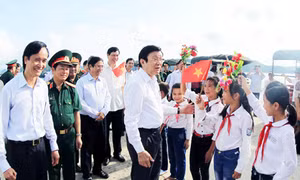 Bồi dưỡng thế hệ trẻ, xây dựng Quảng Ninh giàu đẹp, văn minh