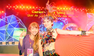 Khách quốc tế tưng bừng hòa vào Carnaval Hạ Long
