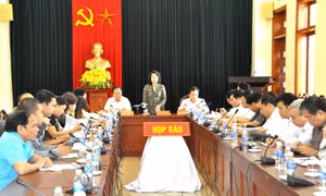 UBND tỉnh họp báo thông tin về việc thực hiện phòng chống bão số 14