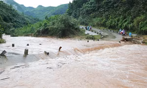 Hoành Bồ: Mưa lớn, 2 thôn bị cô lập hoàn toàn