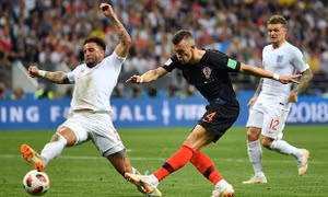 Arsene Wenger nói đúng, Kyle Walker là mắt xích yếu nhất của tuyển Anh
