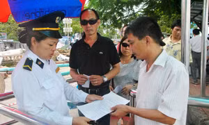 Mạnh tay với nạn "cò" du lịch