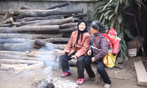 Người dân Bình Liêu chống chọi với giá rét