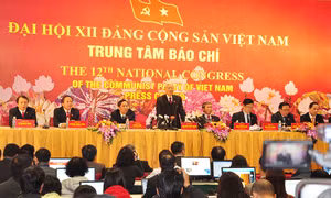 Tổng Bí thư Nguyễn Phú Trọng chủ trì họp báo sau Đại hội XII của Đảng