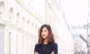 Quý cô Châu Á chào thu với những gam màu trầm, sâu lắng