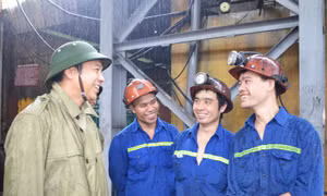 Than Vàng Danh sẵn sàng 500 người và 100 xe máy ứng cứu xử lý nếu có sự cố do bão số 3