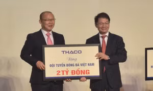 Thầy Park tặng 100 nghìn USD cho công tác đào tạo bóng đá trẻ và trẻ em nghèo