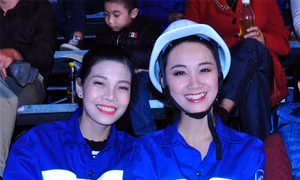 Thợ mỏ hân hoan mừng ngày truyền thống