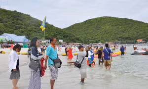 Thiên đường Coral Island