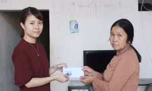 Bạn đọc ủng hộ cháu Nguyễn Thị Uyên 1 triệu đồng