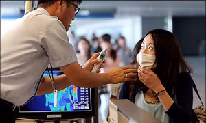 Thực hiện xét nghiệm xác định virus Ebola tại Việt Nam