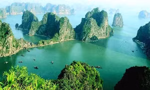 Hạ Long vào Top 6 điểm đáng khám phá trên thế giới