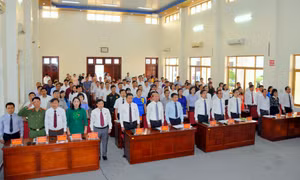 100% đại biểu HĐND huyện Hoành Bồ tán thành việc nhập địa giới hành chính huyện Hoành Bồ vào TP Hạ Long