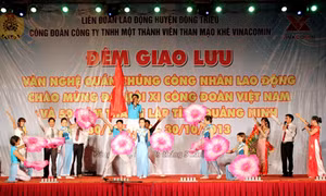 Giao lưu văn nghệ chào mừng 50 năm Ngày thành lập tỉnh