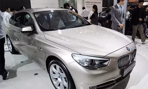Sử dụng công nghệ khóa xe từ xa của BMW để nhốt trộm