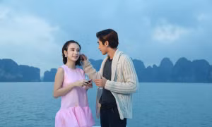Vệ sĩ, tiểu thư và thằng khờ' của Angela Phương Trinh: Cảnh đẹp, người xinh nhưng vẫn 'sạn'