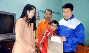 Tết ấm cho trẻ em nghèo