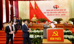 Đồng chí Nguyễn Hoài Sơn được bầu giữ chức vụ Bí thư Huyện ủy Đầm Hà nhiệm kỳ 2015-2020