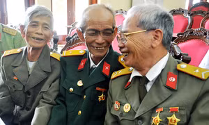 Niềm vui ngày hội ngộ