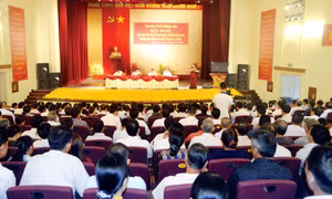 Triển khai thực hiện Nghị quyết Đại hội Đảng bộ tỉnh lần thứ XIV: Bắt đầu từ tuyên truyền, quán triệt