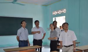 Bàn giao công trình sửa chữa lớp học Trường THPT Hải Đông (Tiên Yên)