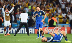 Thất bại, Messi đổ lỗi cho hàng công