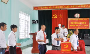 Nhất thể hóa chức danh bí thư chi bộ kiêm trưởng thôn, khu: Để Đảng gần với dân - Bài 2: Trọn việc Đảng, tròn việc dân