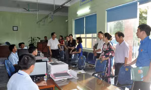 Bài 2: Tăng cường giám sát công vụ, kiểm soát quyền lực