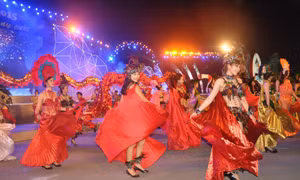 Carnaval Hạ Long - Lời chào từ thành phố biển