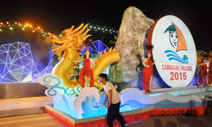 19h ngày 26/4, diễu hành 12 xe hoa Carnaval