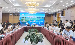 Họp báo về Lễ khai mạc Năm Du lịch quốc gia 2018 và chương trình Carnaval Hạ Long 2018