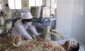 Cảnh báo ngộ độc rượu