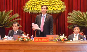 Các đại biểu tham gia chất vấn và trả lời chất vấn