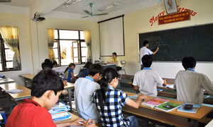 Hỗ trợ tiền ăn cho học sinh bán trú vùng khó