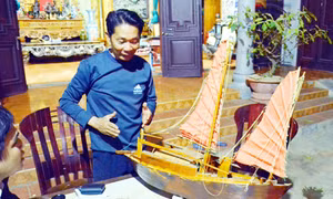 Nghệ nhân đóng tàu Lê Đức Chắn: "Với tôi, nghề này đã ăn vào máu..."