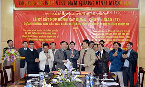 Ký kết hợp đồng xây dựng, chuyển giao Dự án đường dẫn cầu Bắc Luân II, TP Móng Cái