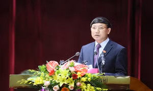 "Đề cao trách nhiệm, trí tuệ, dân chủ, bàn bạc và quyết nghị các nghị quyết sát với thực tiễn"