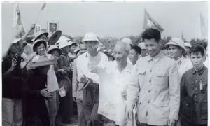 Chủ tịch Hồ Chí Minh về thăm tỉnh Hải Ninh, thăm đảo Cô Tô (tháng 5/1961)