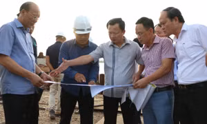 Lãnh đạo tỉnh kiểm tra tiến độ GPMB và đầu tư xây dựng một số dự án trọng điểm tại TX Quảng Yên