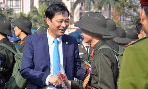 Bí thư Tỉnh ủy Nguyễn Văn Đọc dự lễ giao nhận quân năm 2017 tại TP Hạ Long