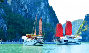 Những "khách sạn nổi" trên Vịnh Hạ Long