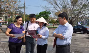 Phó Chủ tịch UBND tỉnh Vũ Thị Thu Thủy kiểm tra công tác chuẩn bị Tuần Du lịch Hạ Long 2012