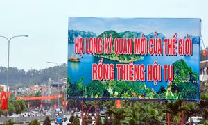 Hạ Long rực rỡ cờ hoa trong Tuần Du lịch Hạ Long 2012
