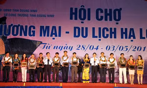 Khai mạc Hội chợ Thương mại –Du lịch Hạ long 2012
