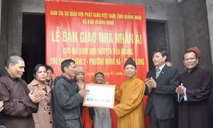 Ban Trị sự GHPGVN tỉnh– Báo Quảng Ninh: Bàn giao nhà nhân ái cho hộ nghèo