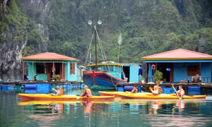 Chèo thuyền Kayak khám phá Vịnh Hạ Long
