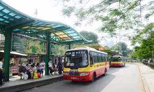 Hành khách sử dụng phương tiện giao thông công cộng cần làm gì để ngừa Covid-19?