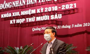 "Nghiên cứu kỹ, thảo luận trọng tâm, trọng điểm để thống nhất quyết nghị thông qua các nghị quyết sát với thực tiễn"